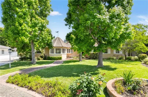 $2,495,000 | 2401 Sierra Vista, Newport Beach, CA 92660