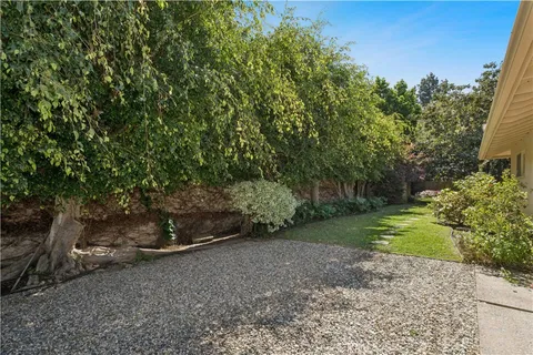 $2,495,000 | 2401 Sierra Vista, Newport Beach, CA 92660