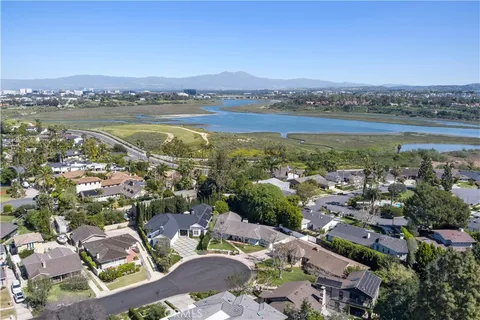 $2,495,000 | 2401 Sierra Vista, Newport Beach, CA 92660