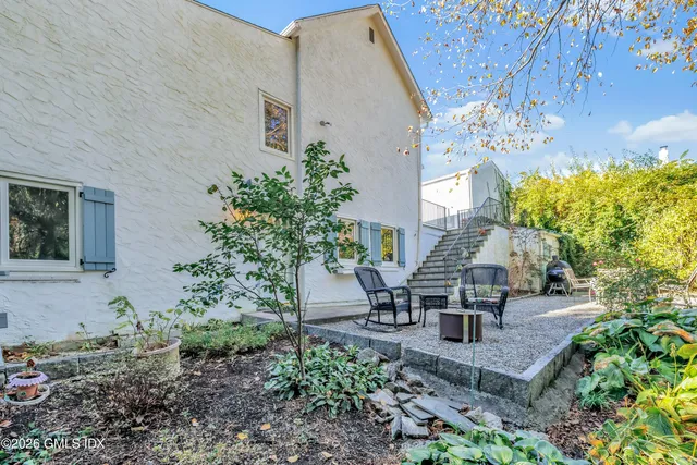 $1,050,000 | 14 Concord Street, Greenwich, CT 06831