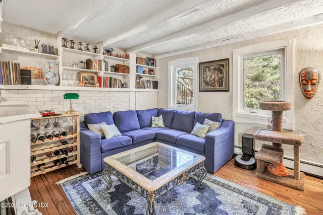 $1,050,000 | 14 Concord Street, Greenwich, CT 06831