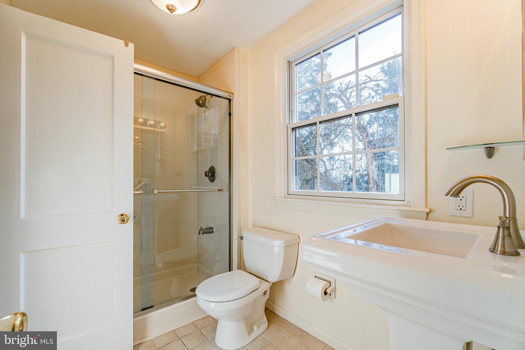 1524 Old Gulph Road Villanova, PA 19085 - Photo 49 of 68 Jack N Jill Full Bath