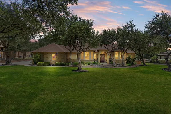 $949,900 | 104 Vista Lane, Georgetown, TX 78633