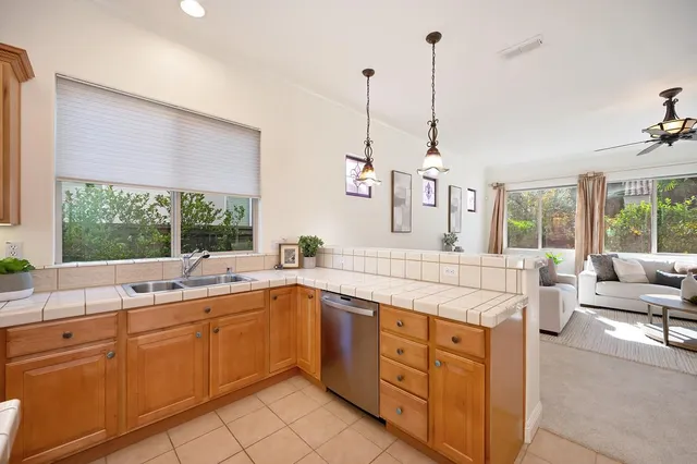 $639,000 | 2558 Heritage Park Lane, Sacramento, CA 95835