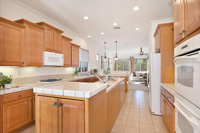 $639,000 | 2558 Heritage Park Lane, Sacramento, CA 95835