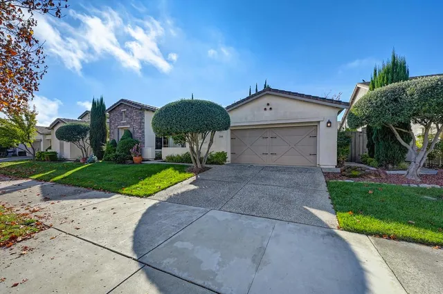 $639,000 | 2558 Heritage Park Lane, Sacramento, CA 95835