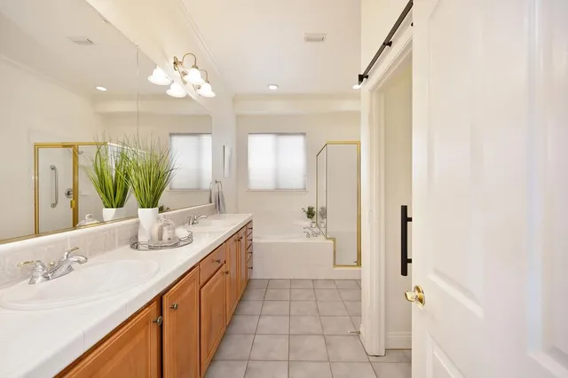 $639,000 | 2558 Heritage Park Lane, Sacramento, CA 95835