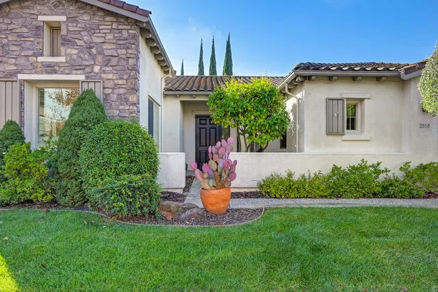 $639,000 | 2558 Heritage Park Lane, Sacramento, CA 95835