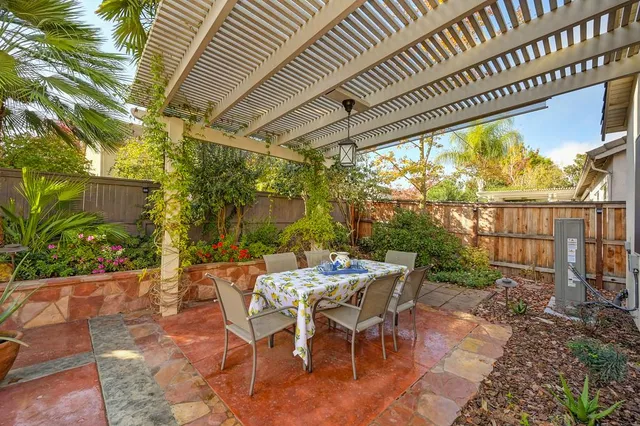 $639,000 | 2558 Heritage Park Lane, Sacramento, CA 95835