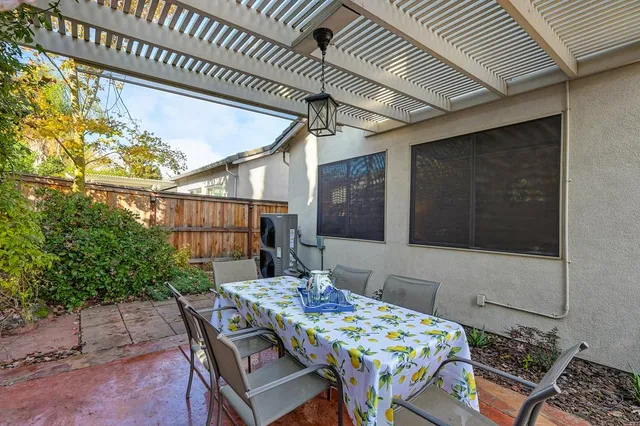 $639,000 | 2558 Heritage Park Lane, Sacramento, CA 95835