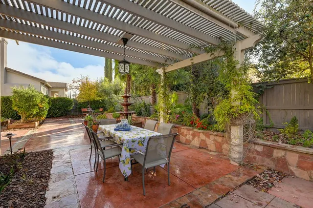 $639,000 | 2558 Heritage Park Lane, Sacramento, CA 95835