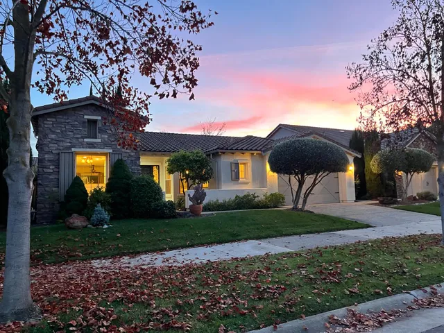 $639,000 | 2558 Heritage Park Lane, Sacramento, CA 95835