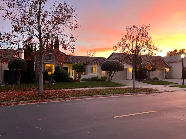 $639,000 | 2558 Heritage Park Lane, Sacramento, CA 95835