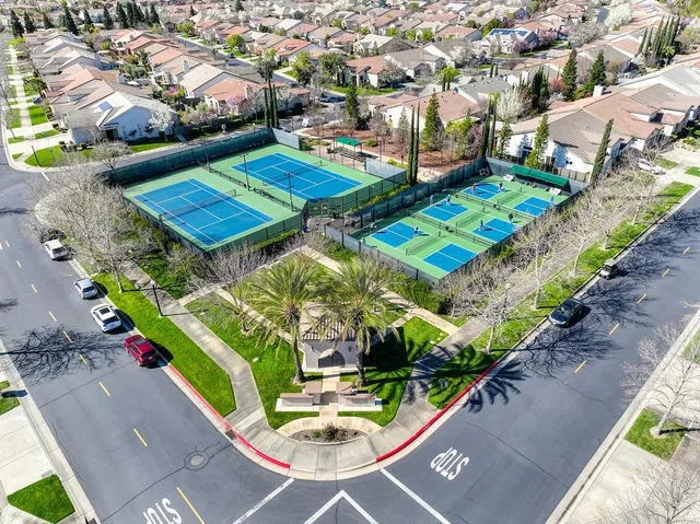 $639,000 | 2558 Heritage Park Lane, Sacramento, CA 95835