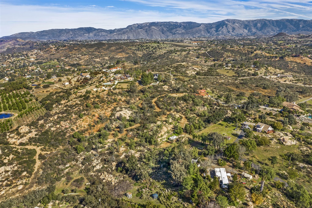 28913 Lilac Road, Unit 1 Valley Center, CA 92082 - Photo 11 of 15