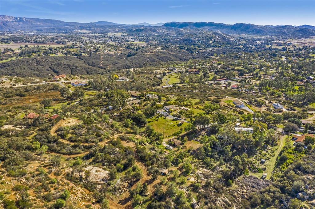 28913 Lilac Road, Unit 1 Valley Center, CA 92082 - Photo 12 of 15