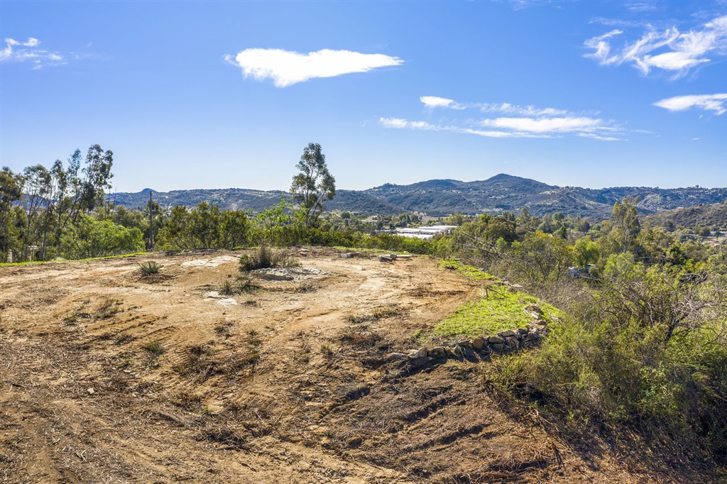 28913 Lilac Road, Unit 1 Valley Center, CA 92082 - Photo 3 of 15