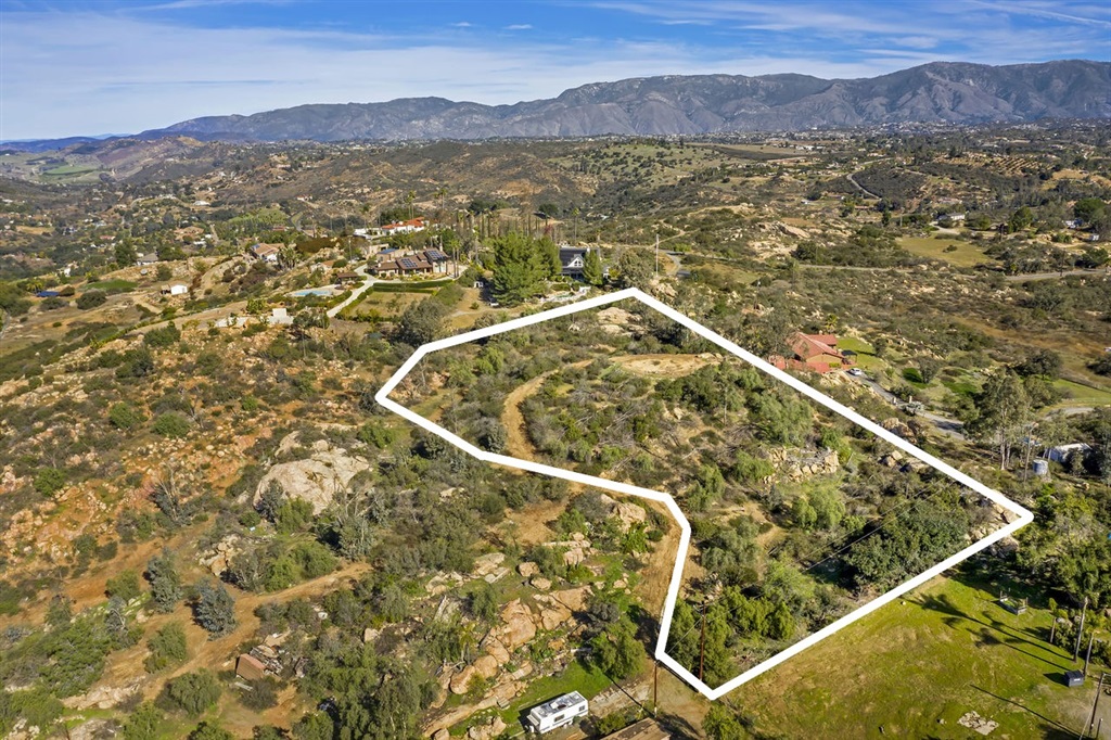 28913 Lilac Road, Unit 1 Valley Center, CA 92082 - Photo 4 of 15