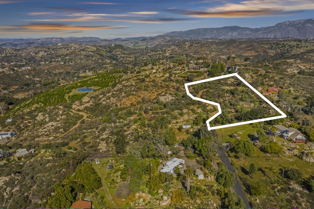 28913 Lilac Road, Unit 1 Valley Center, CA 92082 - Photo 5 of 15