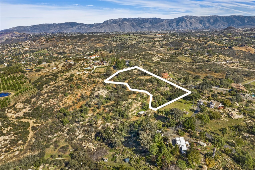 28913 Lilac Road, Unit 1 Valley Center, CA 92082 - Photo 6 of 15