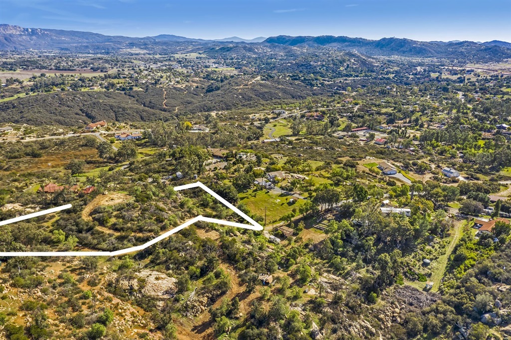28913 Lilac Road, Unit 1 Valley Center, CA 92082 - Photo 7 of 15