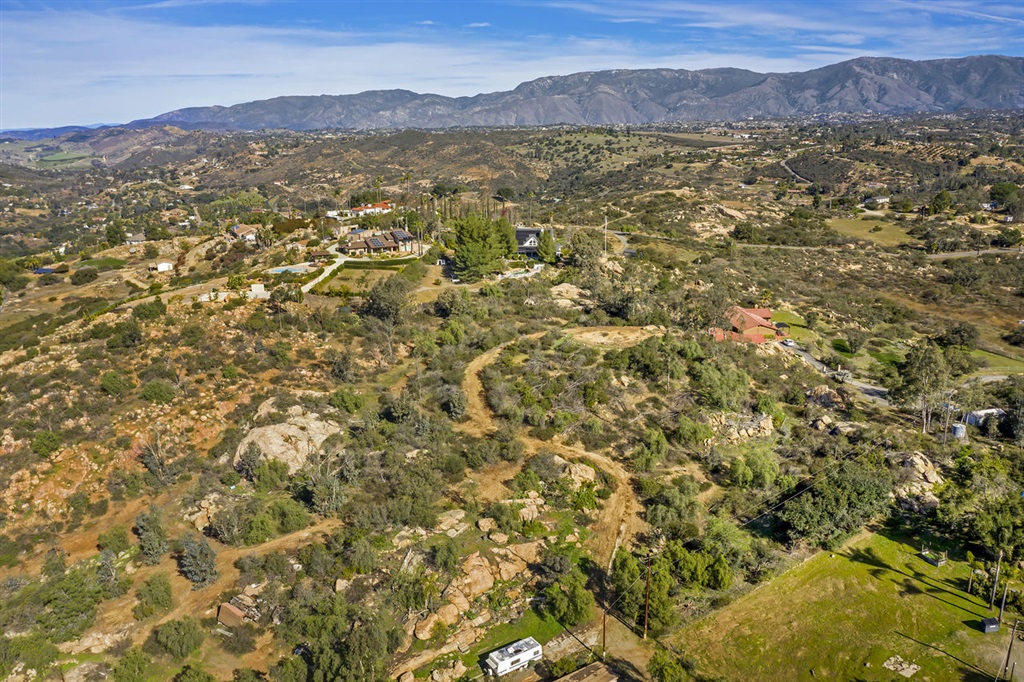 28913 Lilac Road, Unit 1 Valley Center, CA 92082 - Photo 9 of 15