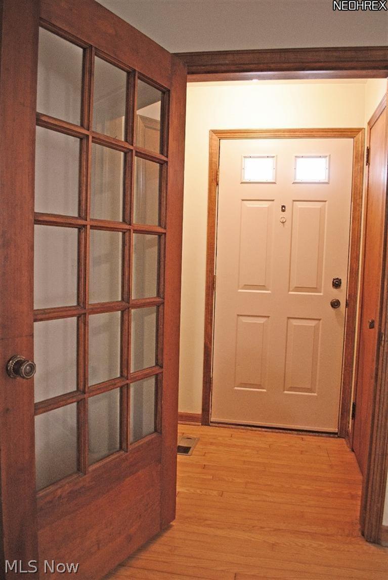 4319 20th Street Northwest Canton, OH 44708 - Photo 2 of 24 Front foyer Entry