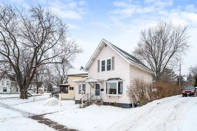 $249,900 | 811 North 56th Avenue West, Duluth, MN 55807