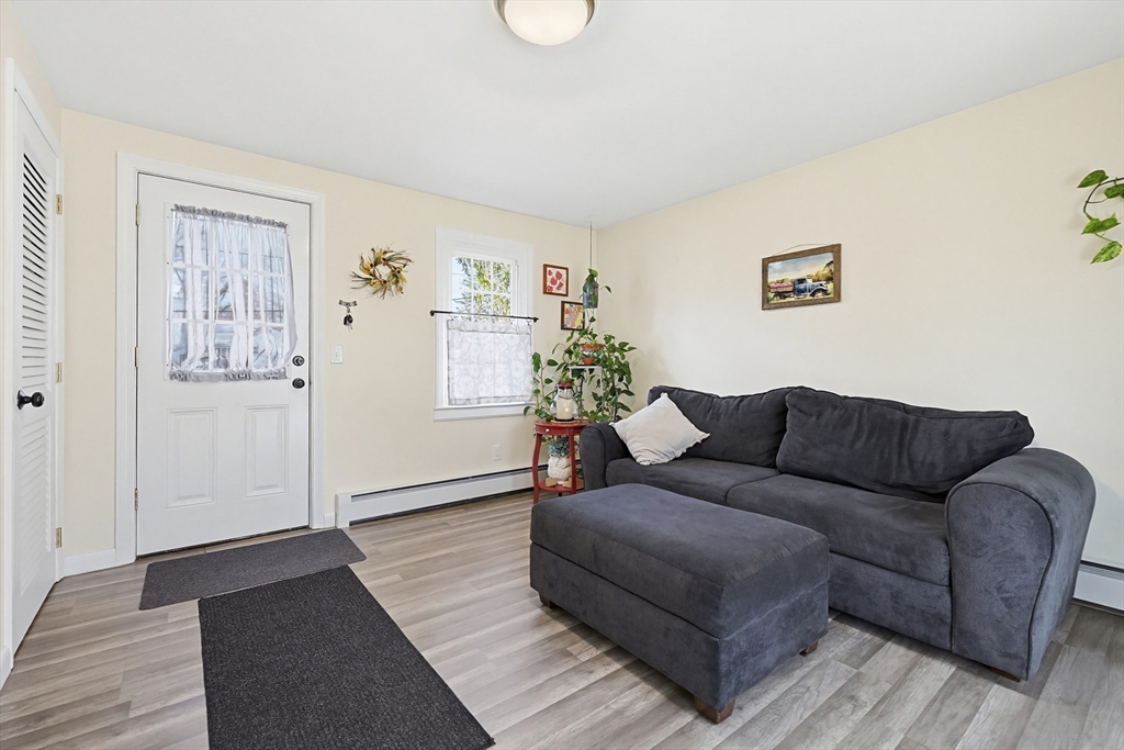 9 Forestdale Road Paxton, MA 01612 - Photo 4 of 41