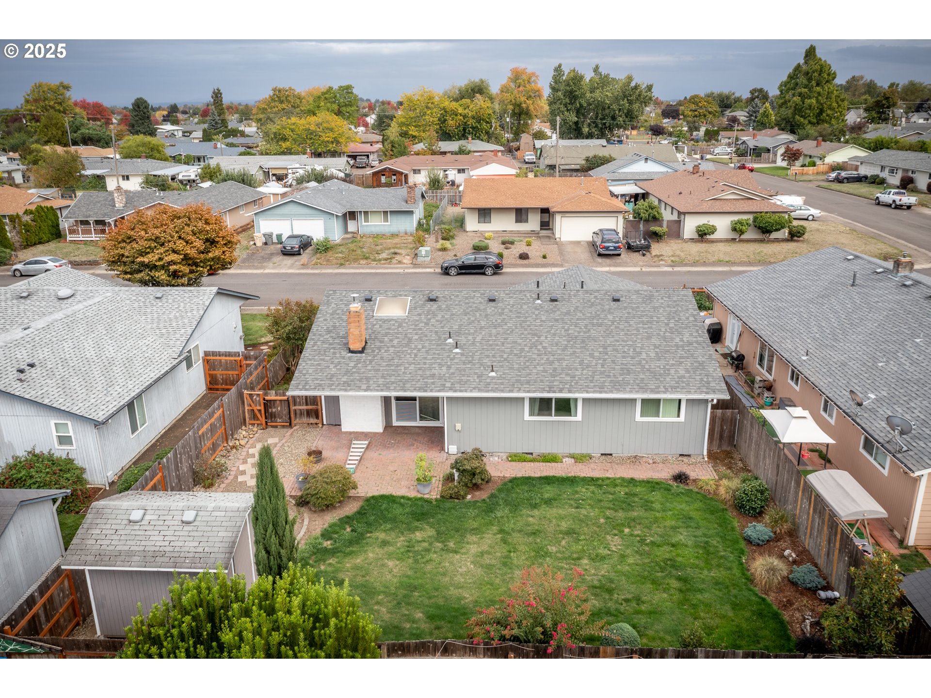2676 Wheeler Street Southeast Albany, OR 97322 - Photo 29 of 32 an aerial view of residential houses with outdoor space