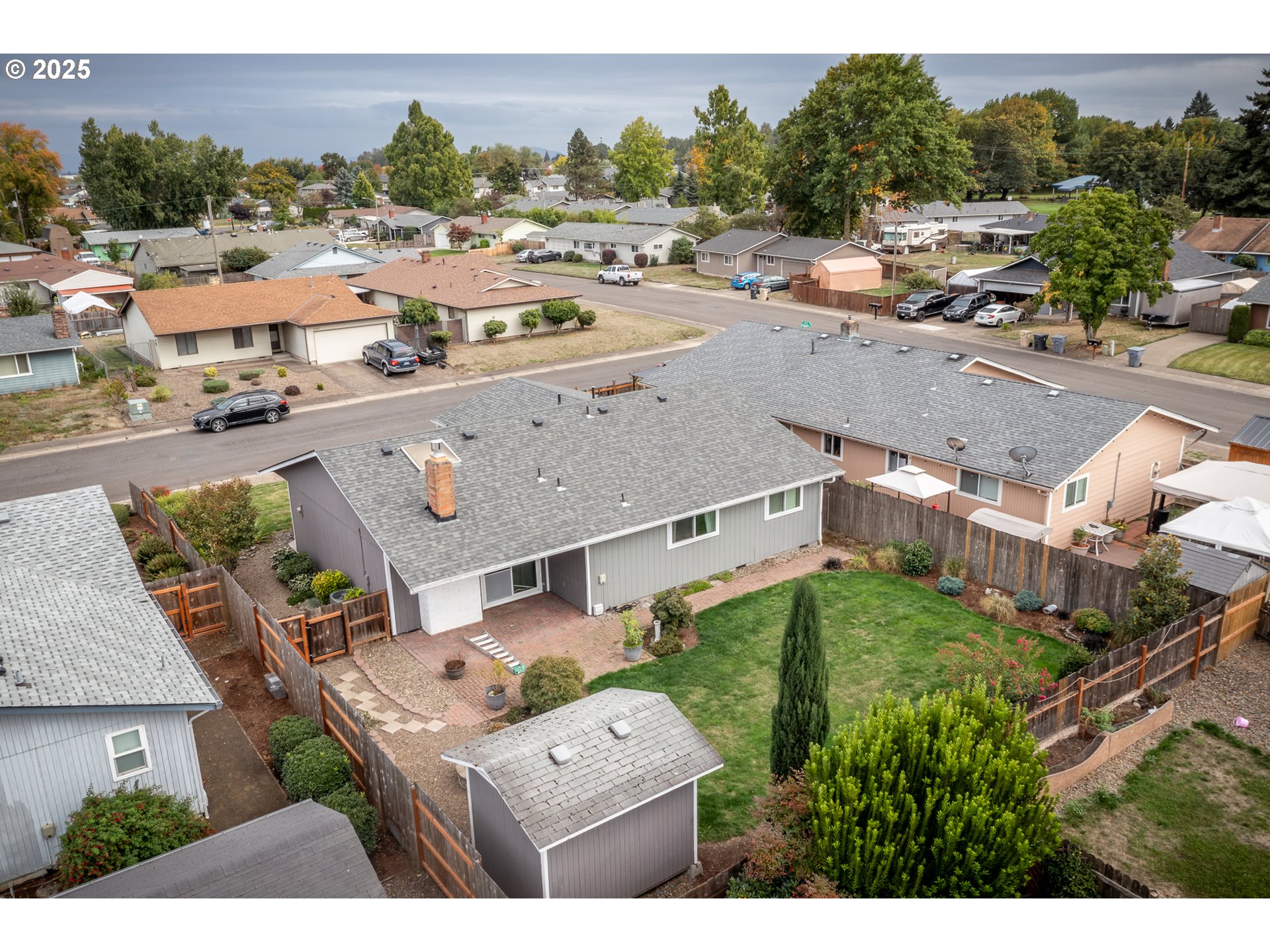 2676 Wheeler Street Southeast Albany, OR 97322 - Photo 31 of 32 a view of a city