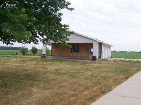 18359 Lincoln Road New Lothrop, MI 48460 - Photo 2 of 9 20192394-1.JPG