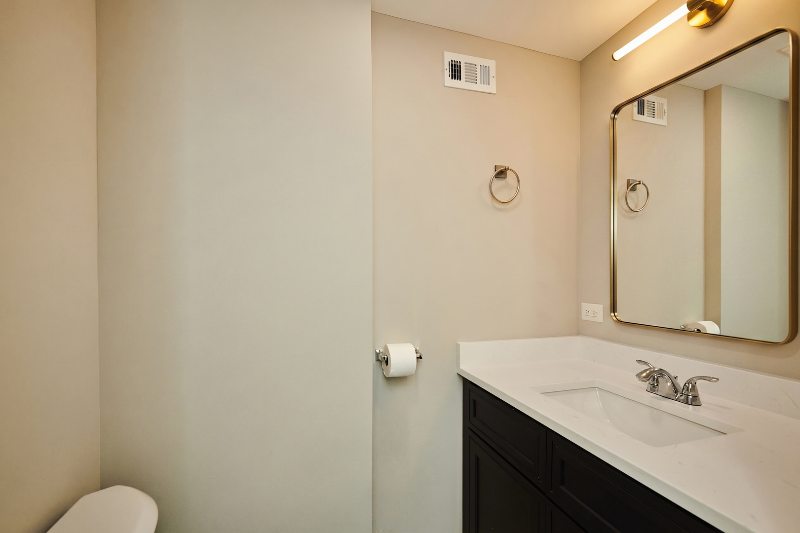 7074 North Ridge Boulevard, Unit 1E Chicago, IL 60645 - Photo 12 of 24