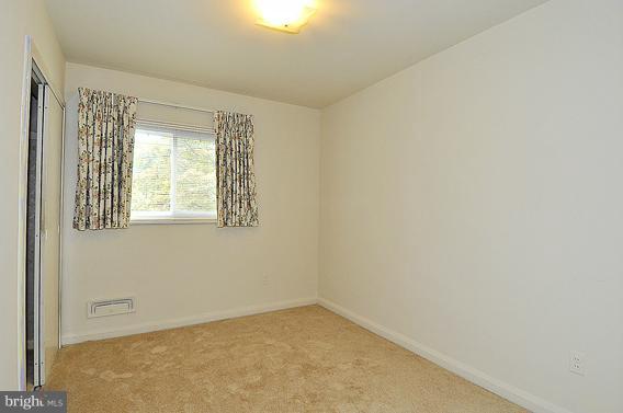 928 Vanderwood Road Catonsville, MD 21228 - Photo 14 of 17 Family Room