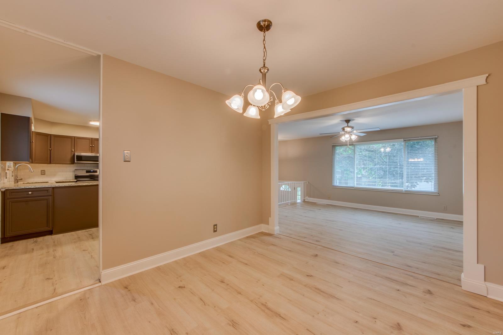 586 Bridgebend Road Ballwin, MO 63021 - Photo 11 of 44