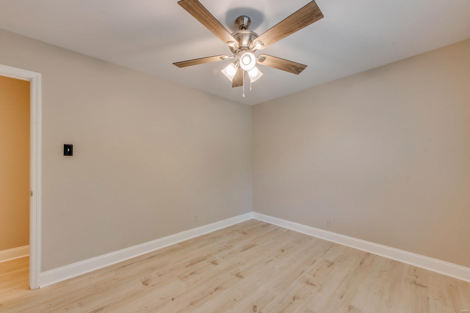 586 Bridgebend Road Ballwin, MO 63021 - Photo 23 of 44