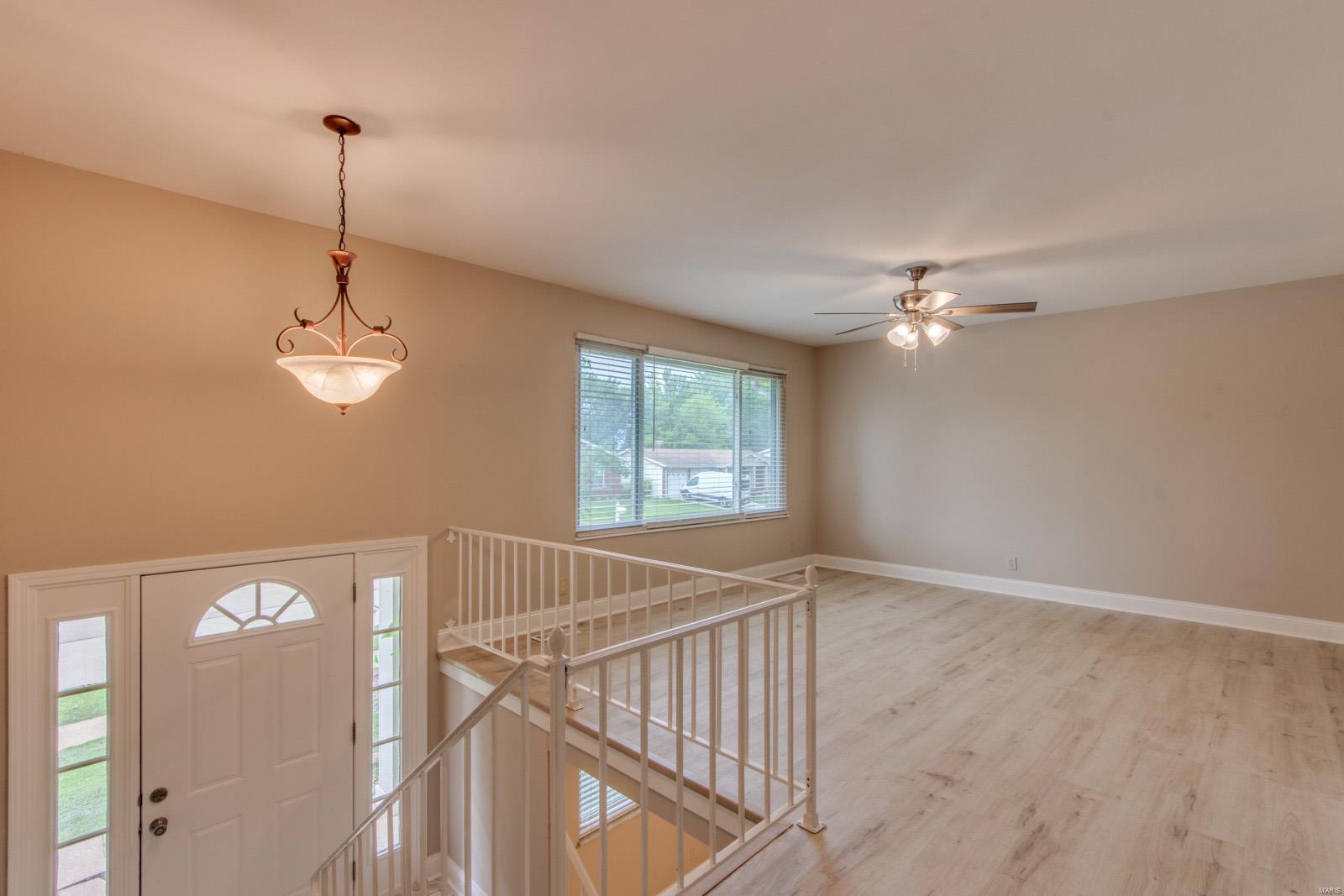 586 Bridgebend Road Ballwin, MO 63021 - Photo 4 of 44