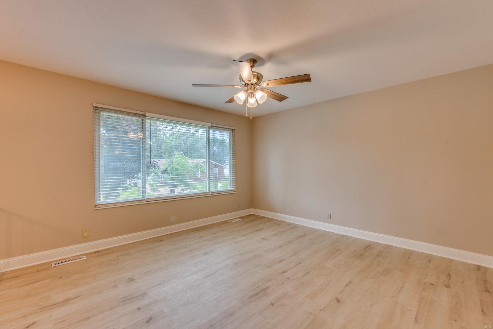 586 Bridgebend Road Ballwin, MO 63021 - Photo 5 of 44
