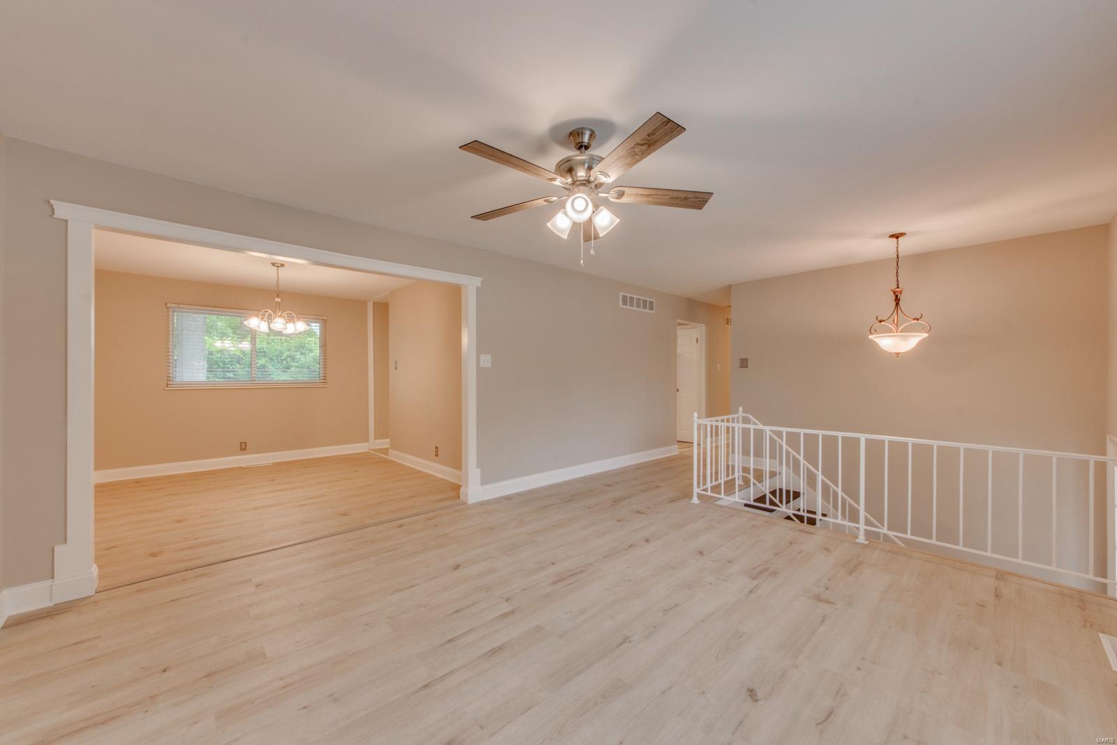 586 Bridgebend Road Ballwin, MO 63021 - Photo 7 of 44