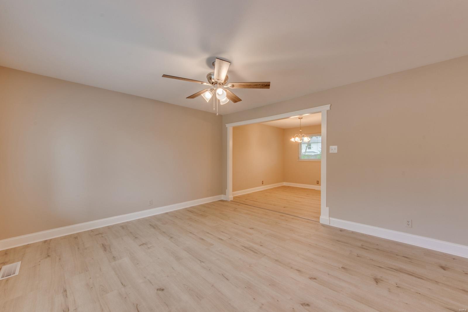 586 Bridgebend Road Ballwin, MO 63021 - Photo 8 of 44