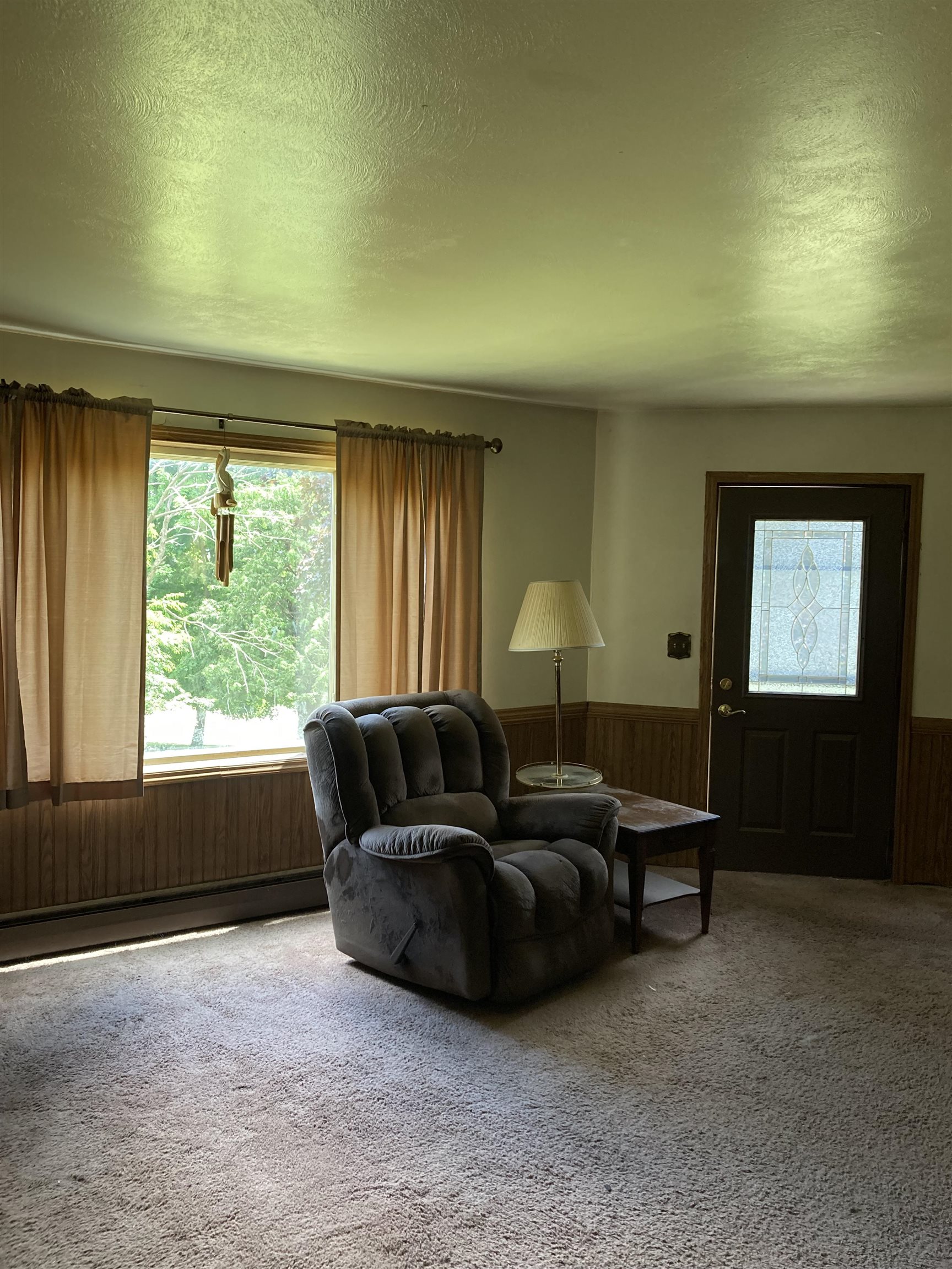 17850 Caledonia Road Caledonia, IL 61011 - Photo 19 of 20 a living room with furniture and a window