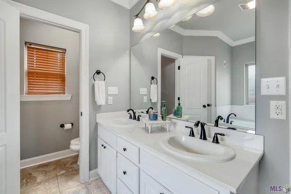 $349,999 | 10210 Indian Creek Drive, Denham Springs, LA 70726