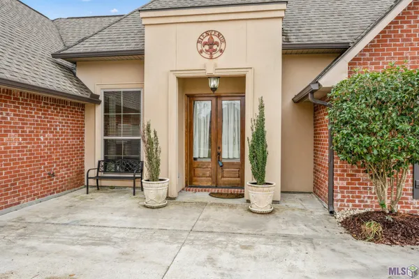 $349,999 | 10210 Indian Creek Drive, Denham Springs, LA 70726