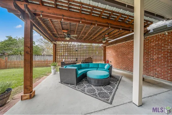 $349,999 | 10210 Indian Creek Drive, Denham Springs, LA 70726