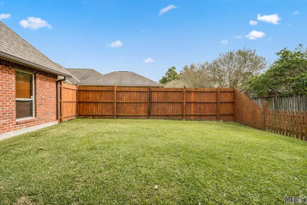 $349,999 | 10210 Indian Creek Drive, Denham Springs, LA 70726