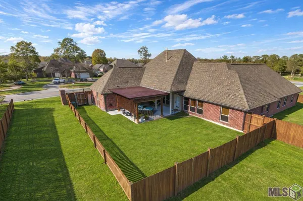 $349,999 | 10210 Indian Creek Drive, Denham Springs, LA 70726