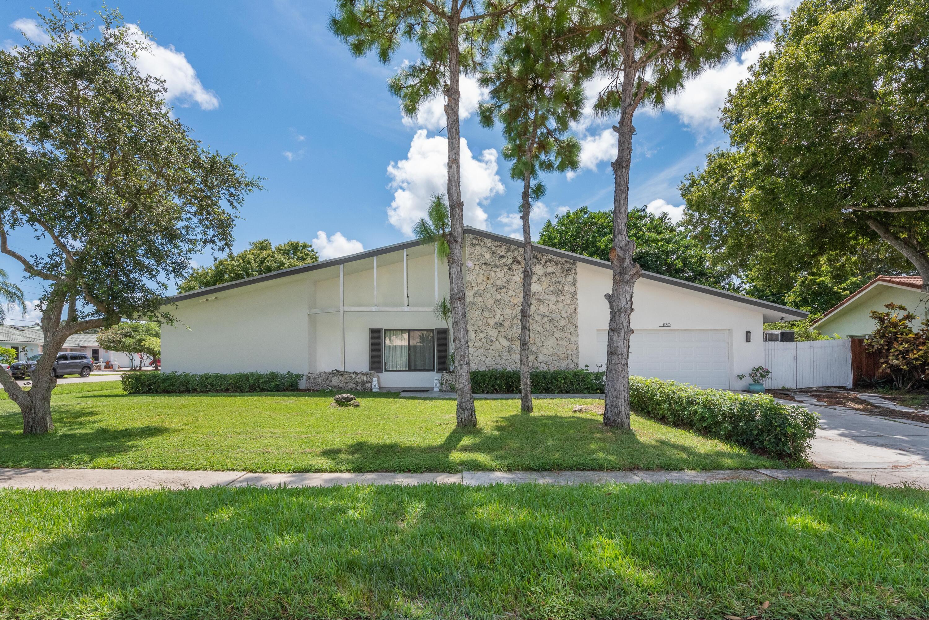 1130 SW 1st Way (2 of 39)