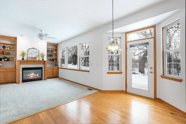 $339,900 | 2286 Meadowcroft Lane, Grayslake, IL 60030