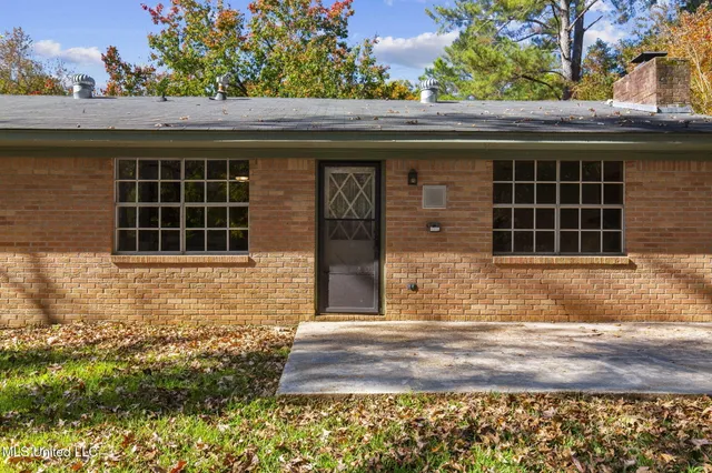 $179,000 | 408 Hollyberry Drive, Clinton, MS 39056