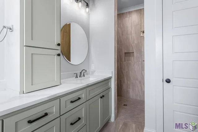 $2,900 | 10758 Moss Grove Lane, Baton Rouge, LA 70810